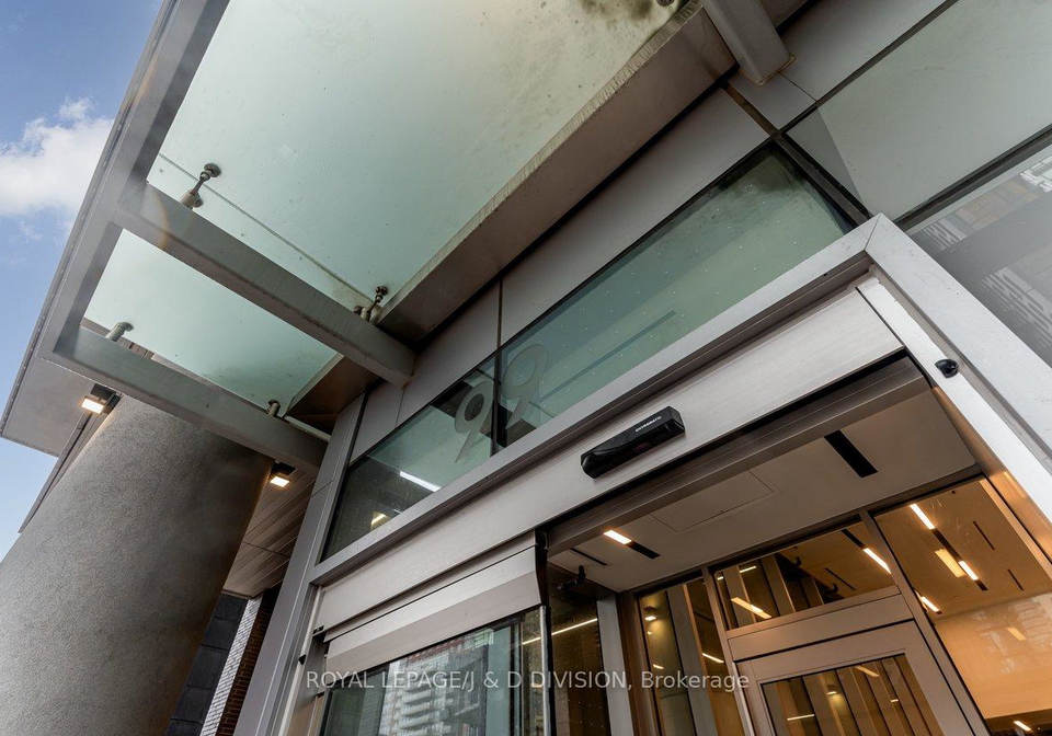 99-broadway-avenue-toronto-ontario-c13113352