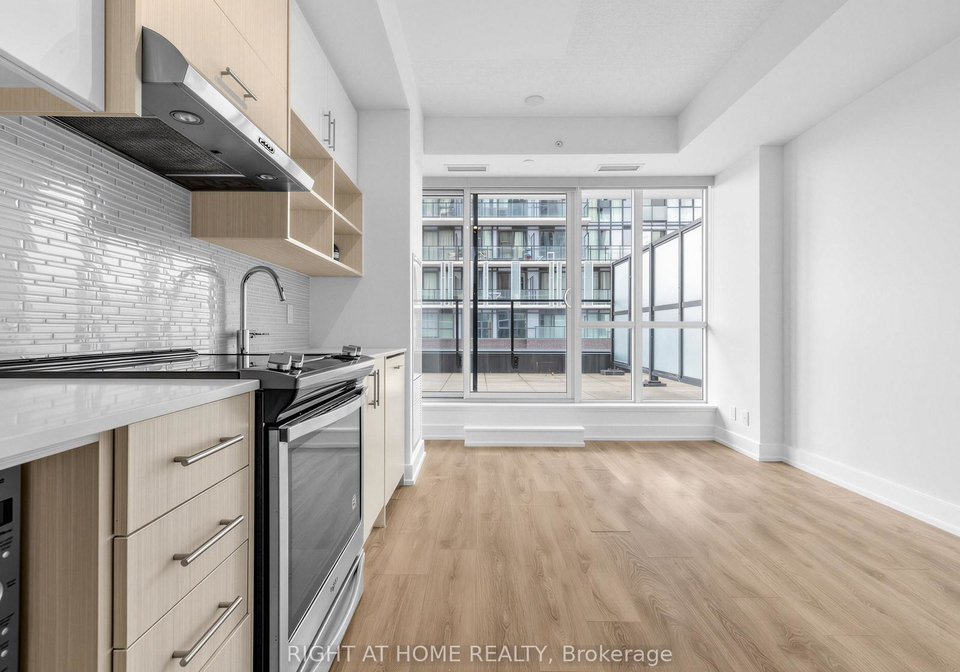 128-fairview-mall-drive-north-york-ontario-c13113400