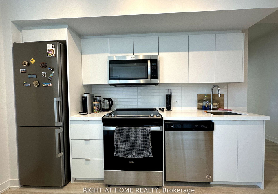 30-tretti-way-toronto-ontario-c13113458