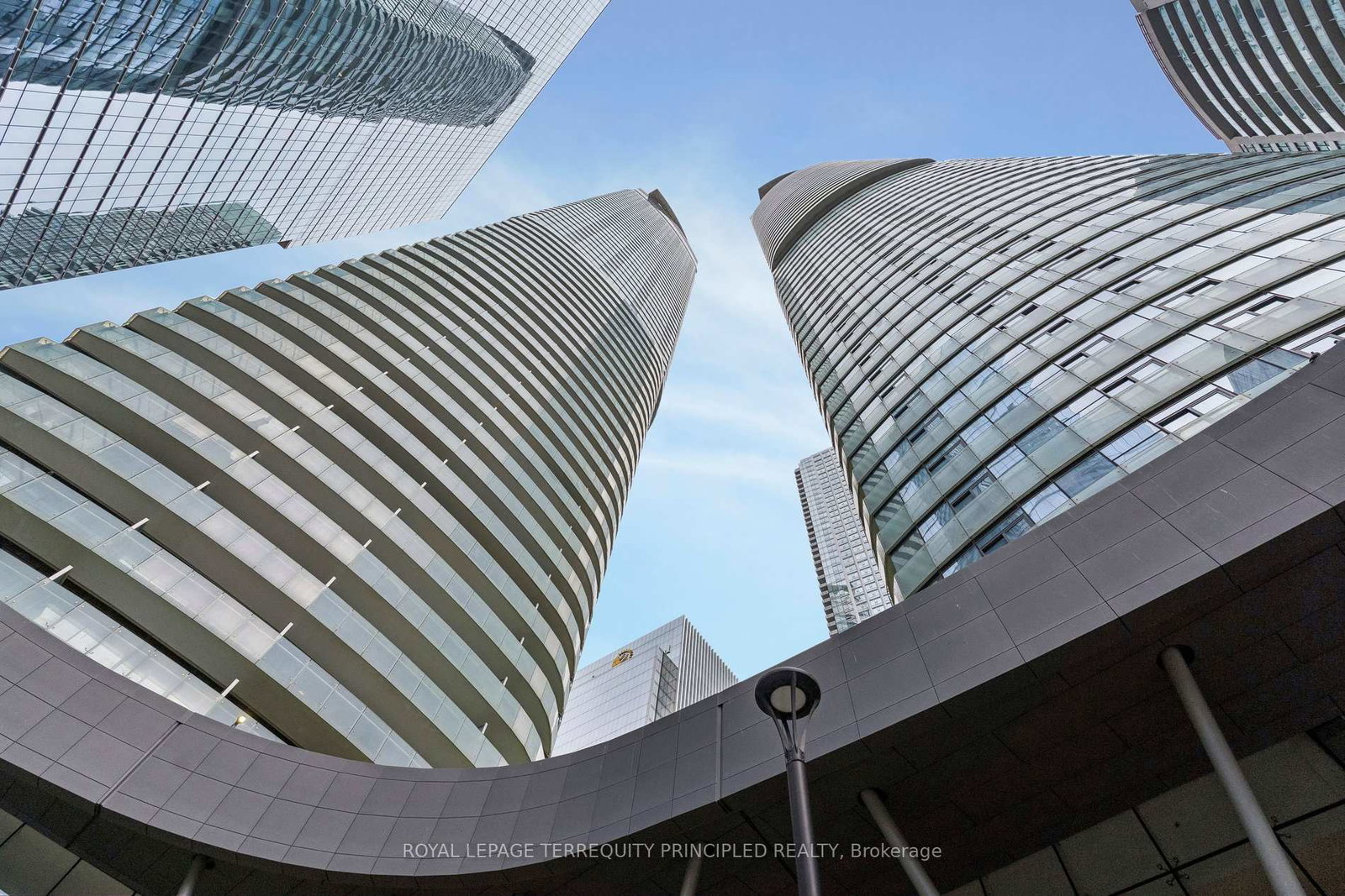 12-york-street-toronto-ontario-c13114262