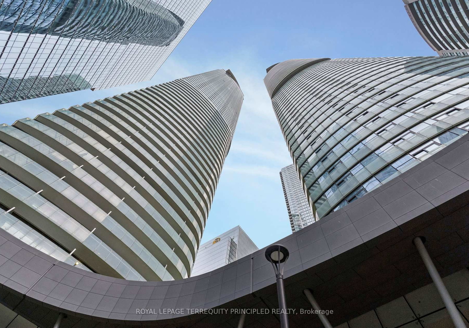 12-york-street-toronto-ontario-c13114262