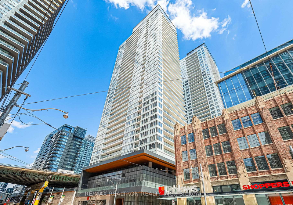 19-bathurst-street-toronto-ontario-c13114376