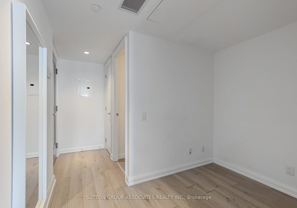 155-yorkville-avenue-toronto-ontario-c13114402