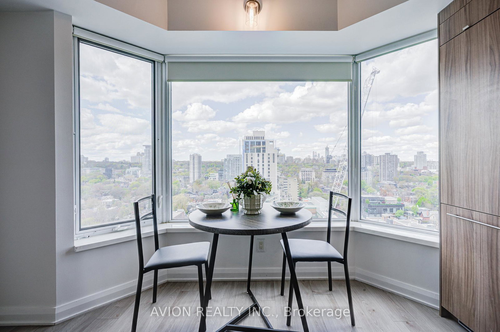 155-yorkville-avenue-toronto-ontario-c13114484