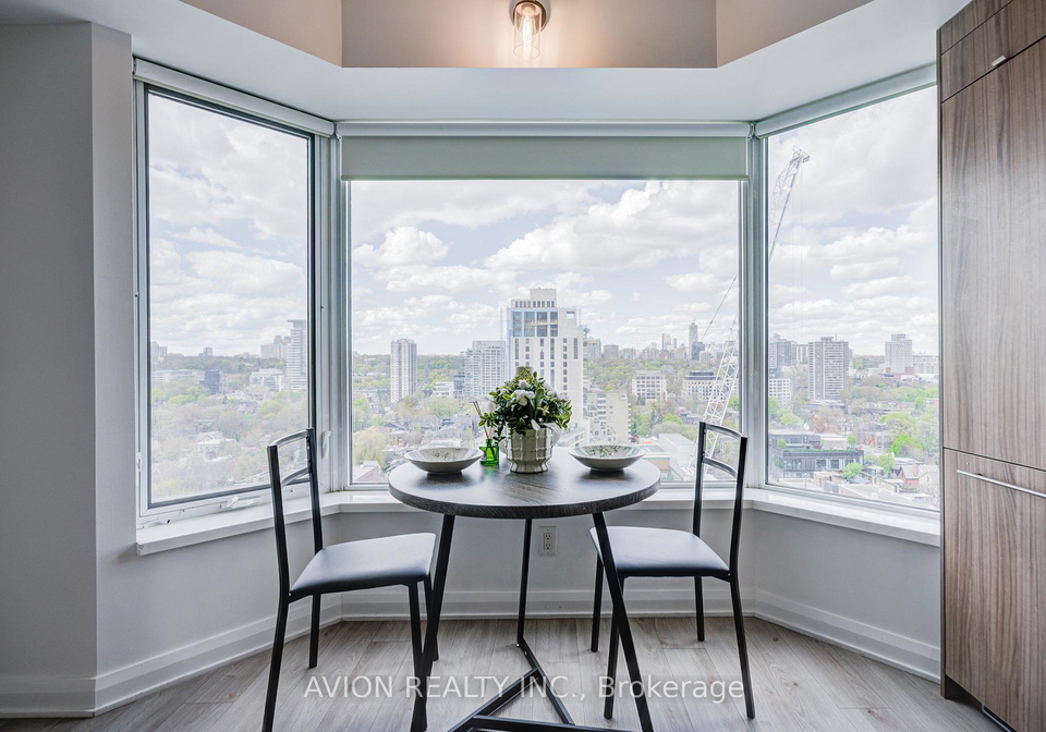 155-yorkville-avenue-toronto-ontario-c13114484