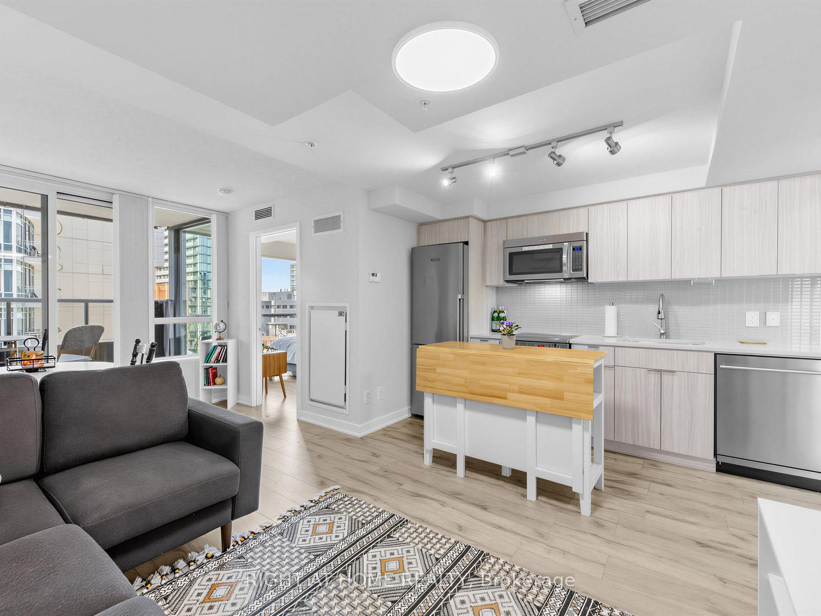 295-adelaide-street-w-toronto-ontario-c13114486
