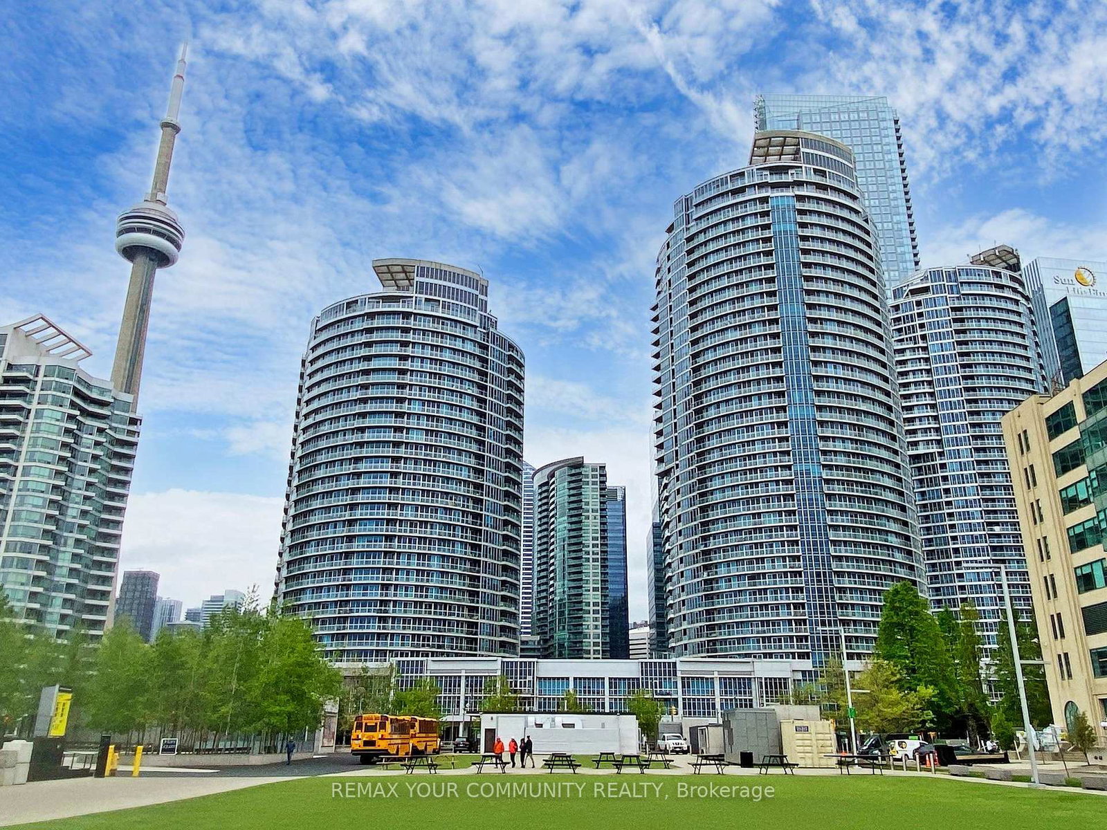 208-queens-quay-west-street-toronto-ontario-c13115104
