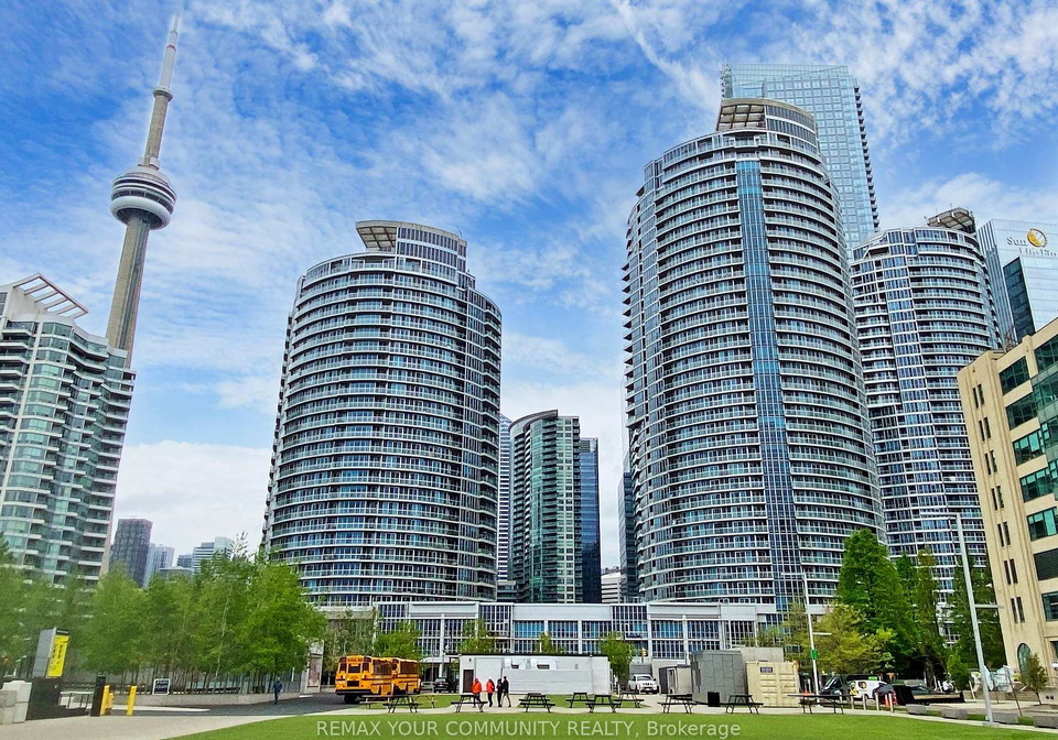 208-queens-quay-west-street-toronto-ontario-c13115104