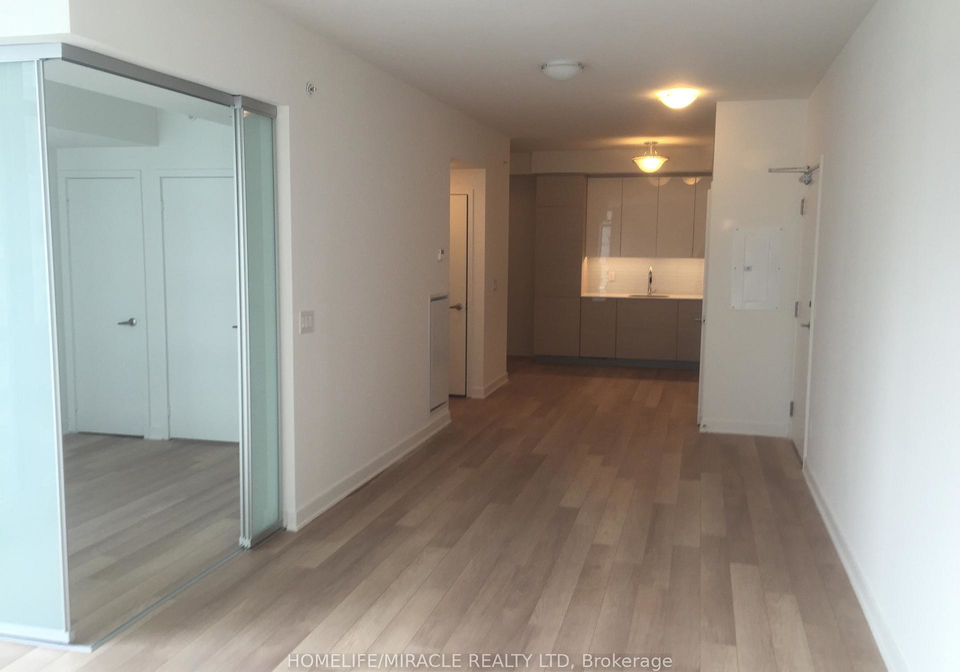 210-simcoe-street-toronto-ontario-c13115220