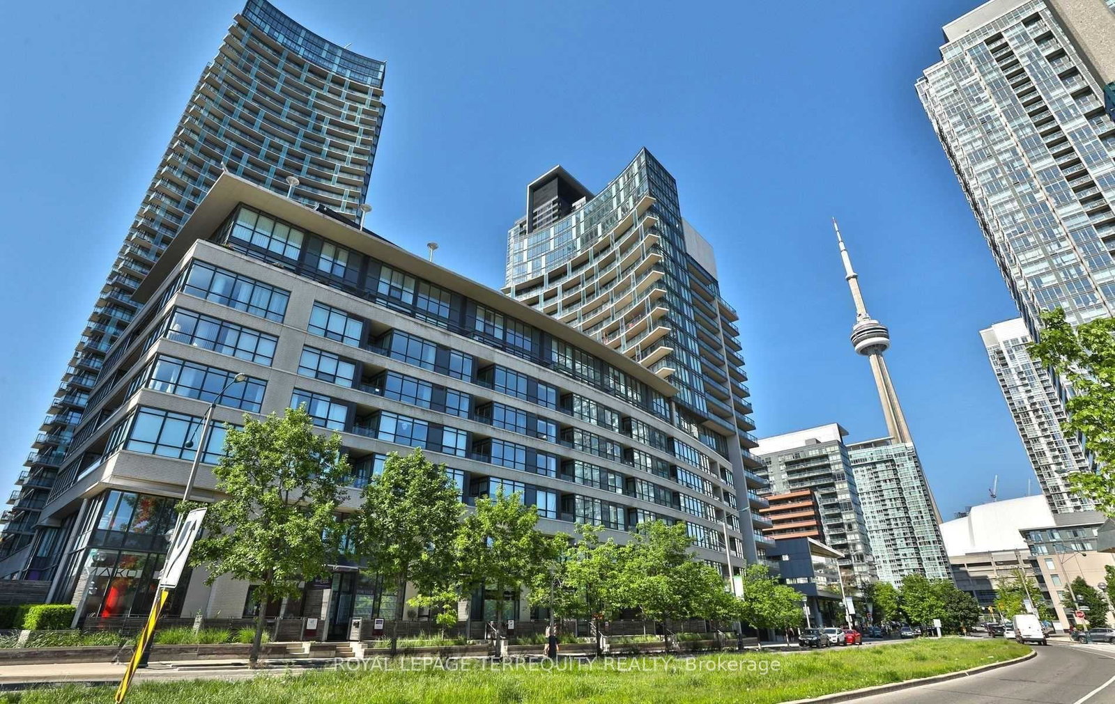 8-telegram-mews-drive-toronto-ontario-c13115618