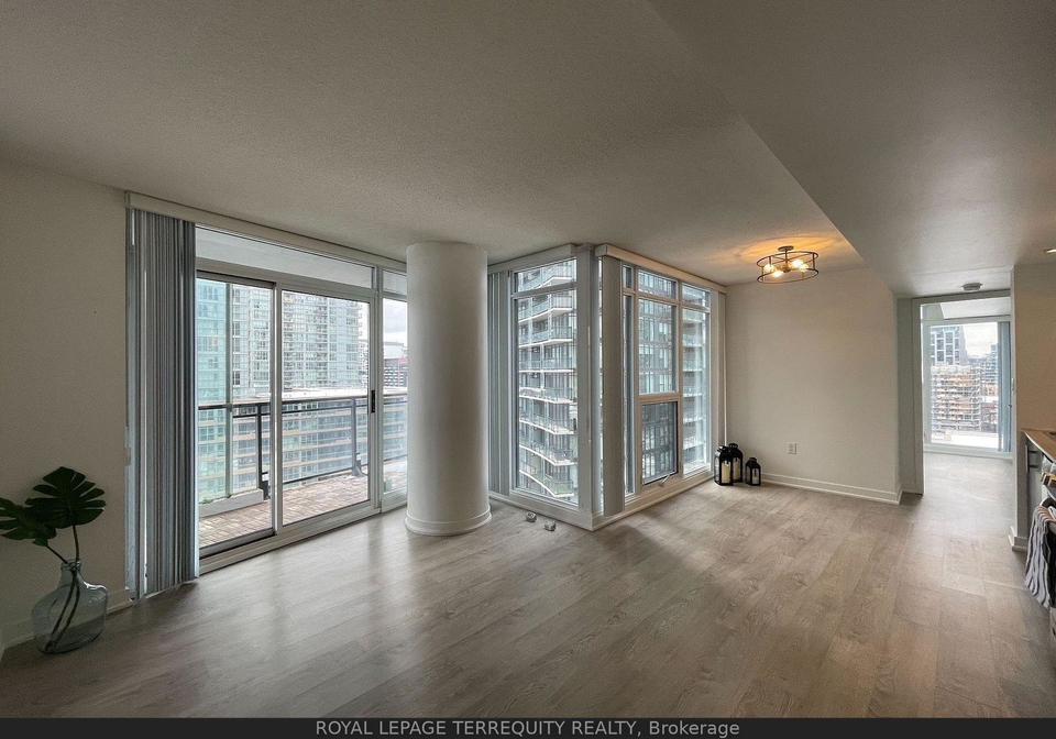 8-telegram-mews-drive-toronto-ontario-c13115618