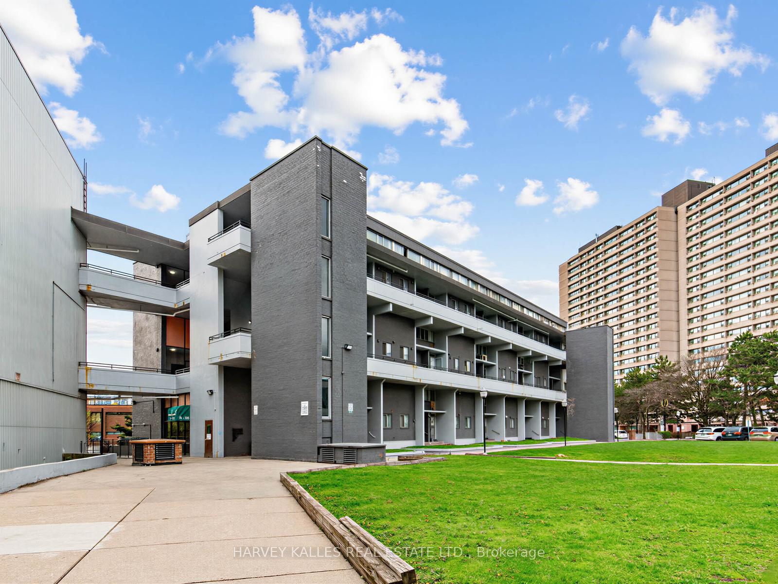 55-sunny-glenway-east-york-ontario-c13115692