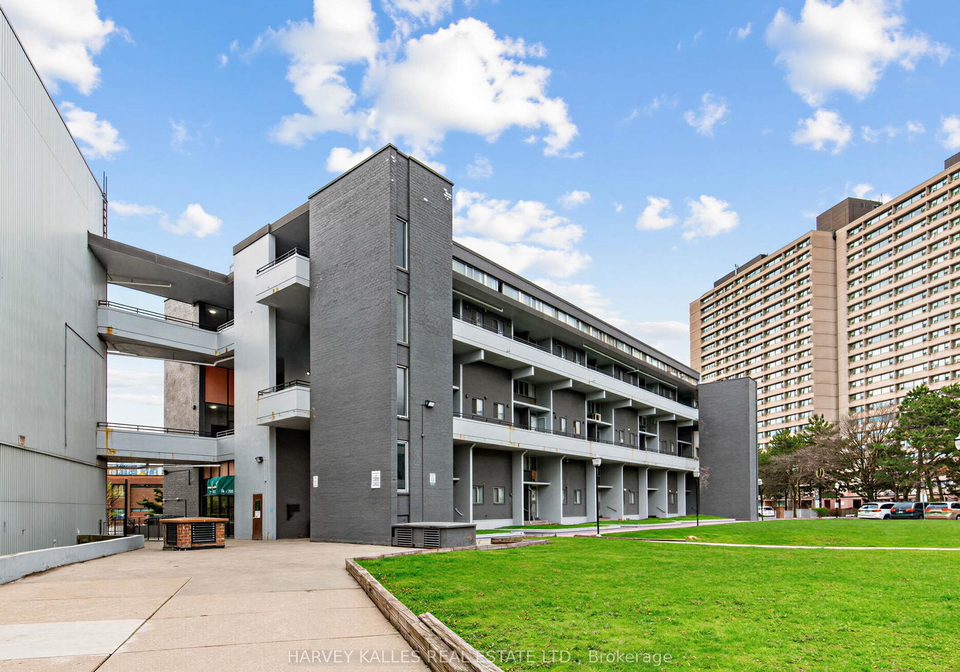 55-sunny-glenway-east-york-ontario-c13115692