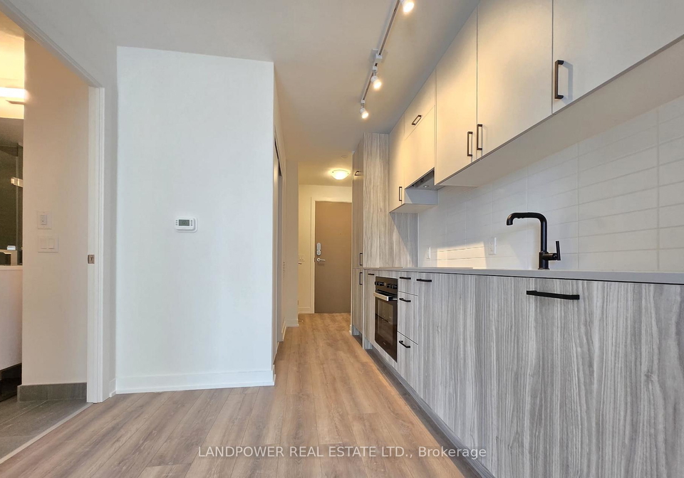 5-quarrington-lane-north-york-ontario-c13116046