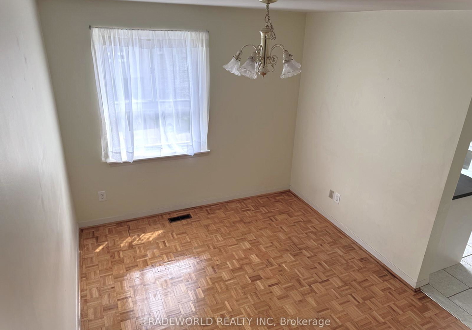 6-liszt-gate-north-york-ontario-c13116070