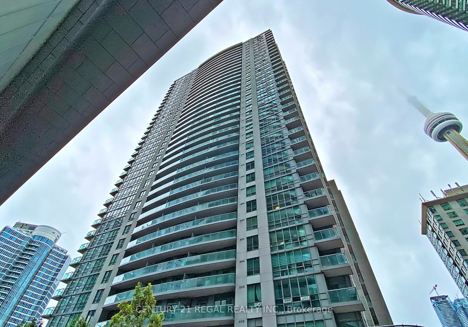 19-grand-trunk-crescent-toronto-ontario-c13116200