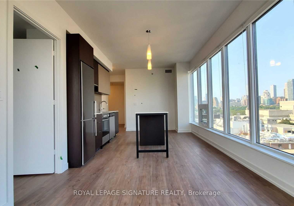 203-college-street-toronto-ontario-c13116226