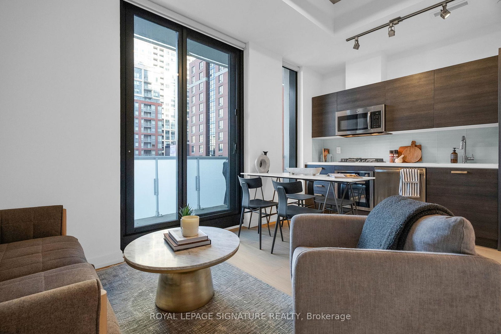 11-charlotte-street-toronto-ontario-c13116252