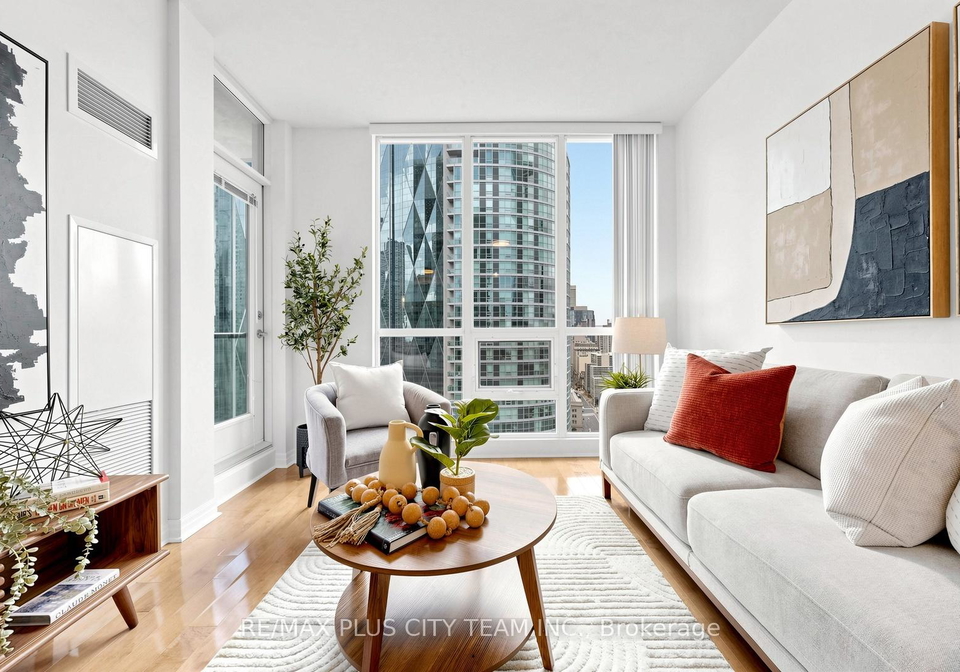 16-yonge-street-toronto-ontario-c13116272