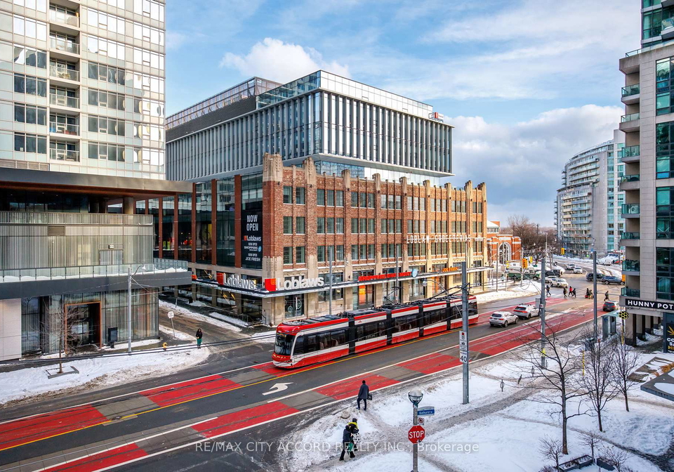 20-bruyeres-mews-toronto-ontario-c13116298