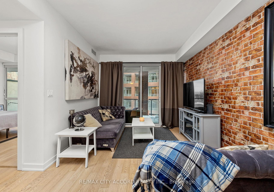 20-bruyeres-mews-toronto-ontario-c13116298