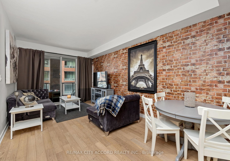 20-bruyeres-mews-toronto-ontario-c13116298