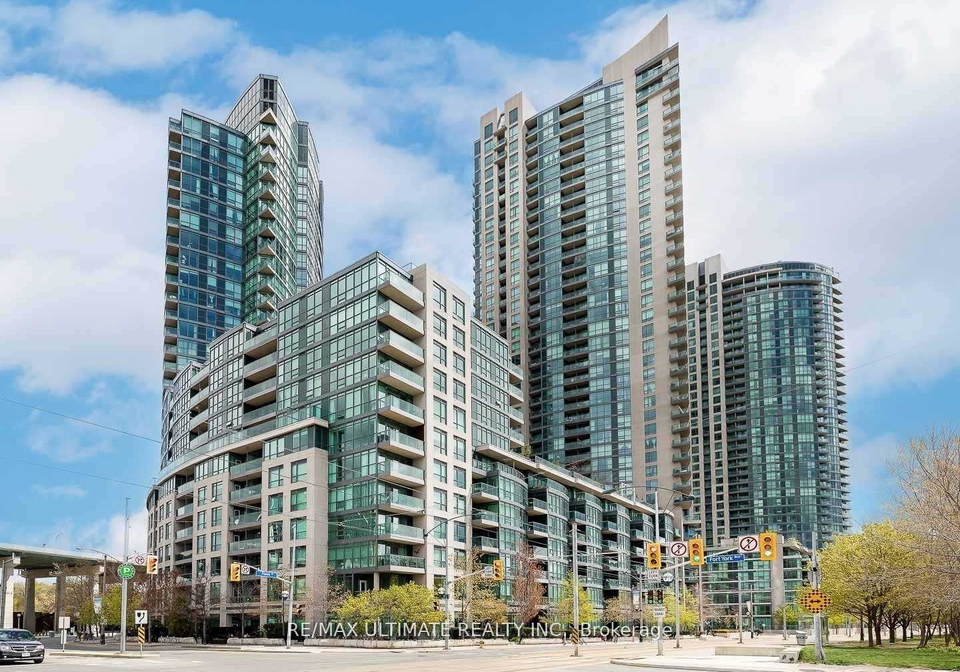 231-fort-york-boulevard-toronto-ontario-c13116316