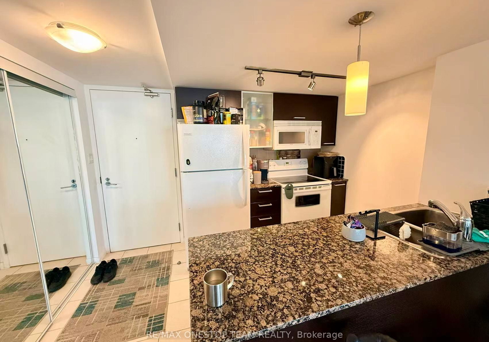 38-grenville-street-toronto-ontario-c13116422