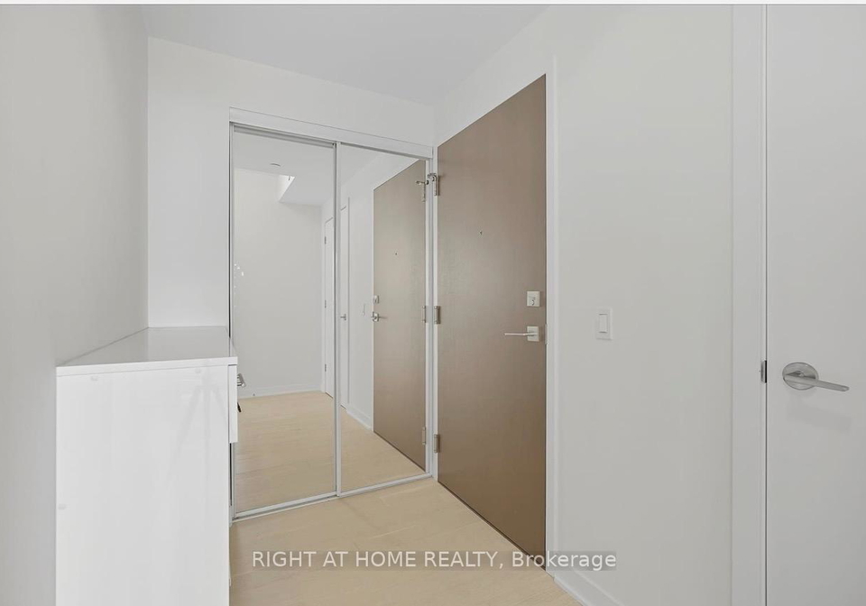 2221-yonge-street-toronto-ontario-c13116710