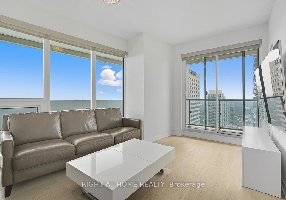 2221-yonge-street-toronto-ontario-c13116710