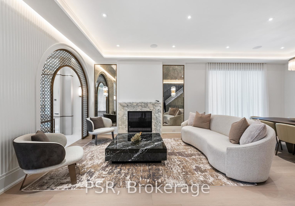 117-yonge-boulevard-toronto-ontario-c13116970