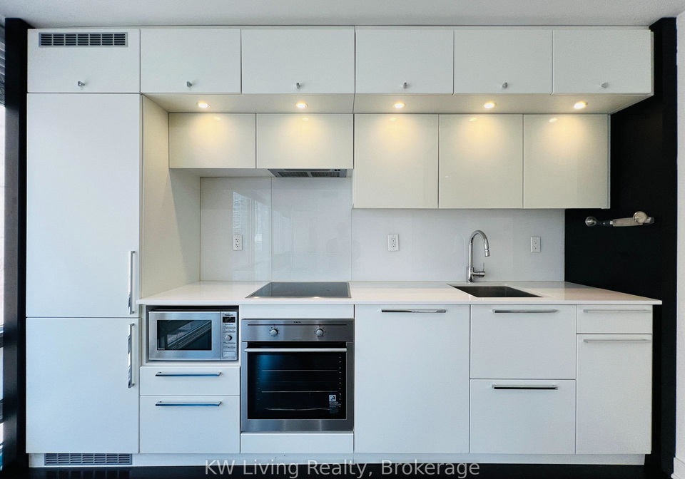 15-grenville-street-toronto-ontario-c13117322