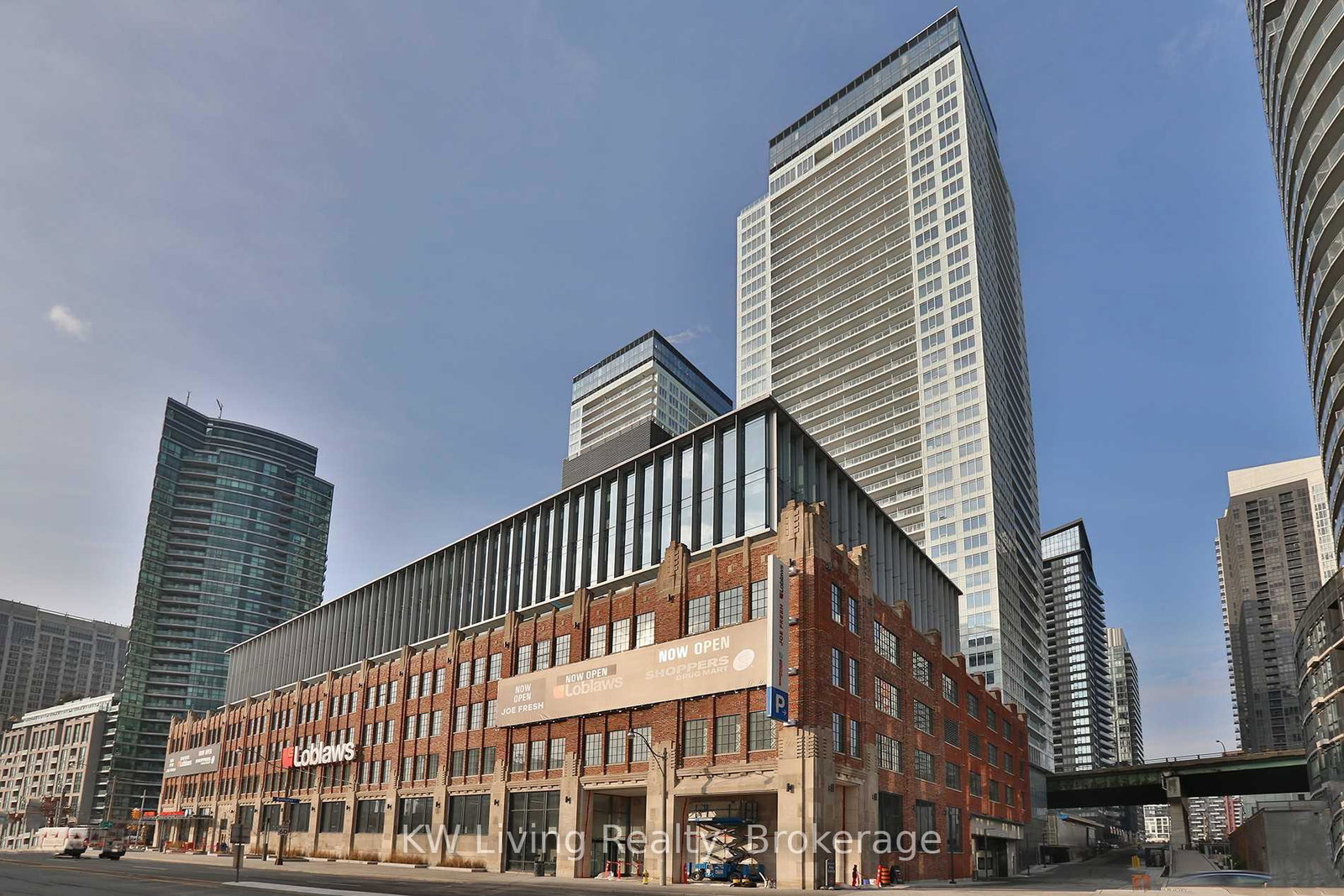 19-bathurst-street-toronto-ontario-c13117398