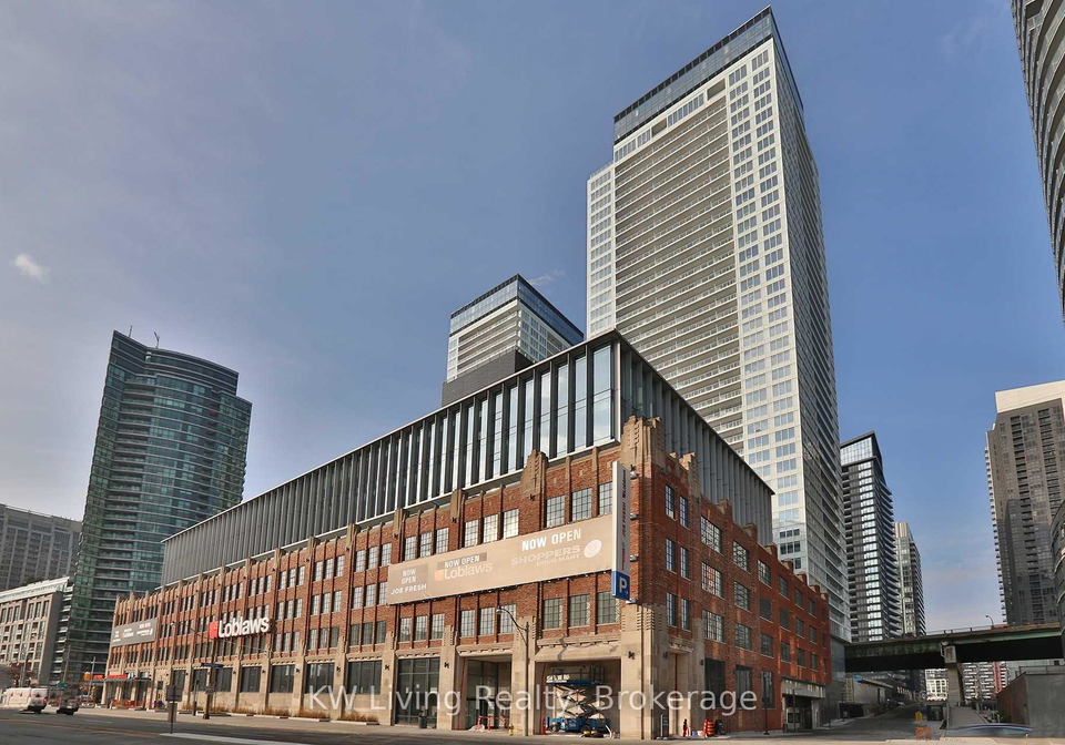 19-bathurst-street-toronto-ontario-c13117398