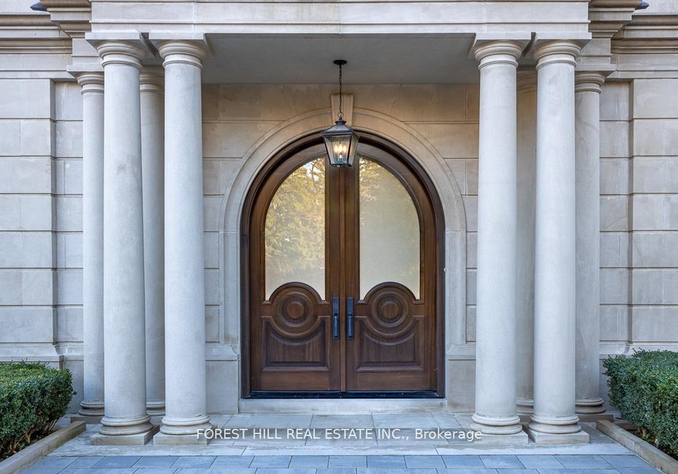 15-tudor-gate-north-york-ontario-c13117548