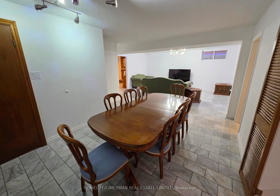 18-burke-street-toronto-ontario-c13117794