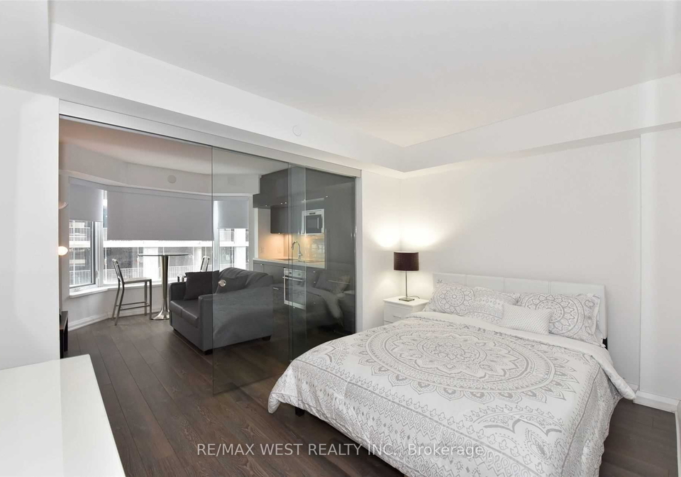155-yorkville-avenue-toronto-ontario-c13118146