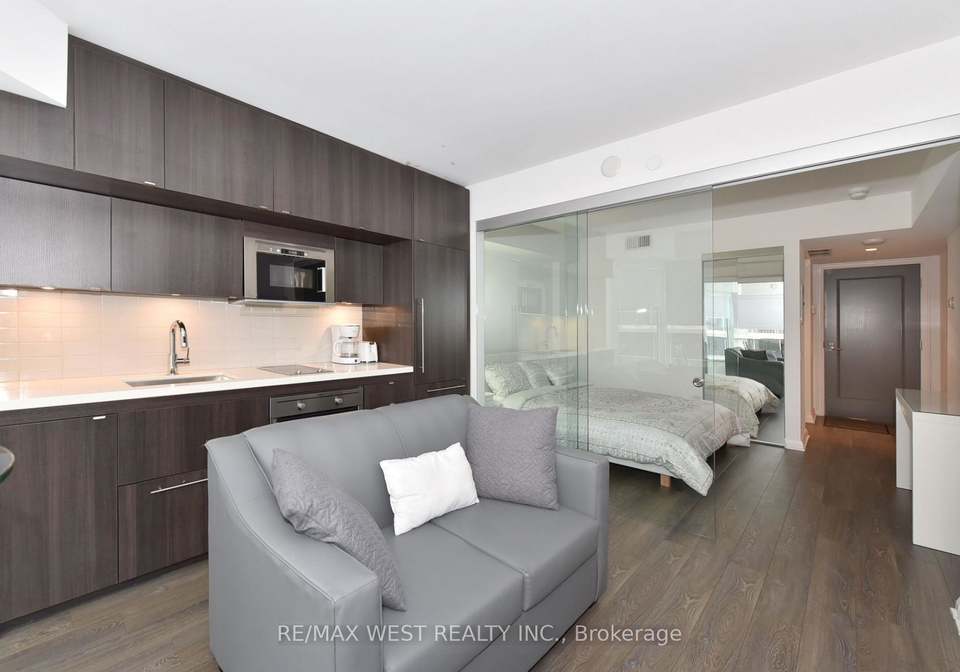 155-yorkville-avenue-toronto-ontario-c13118146