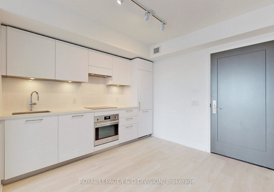 33-frederick-todd-way-east-york-ontario-c13118292