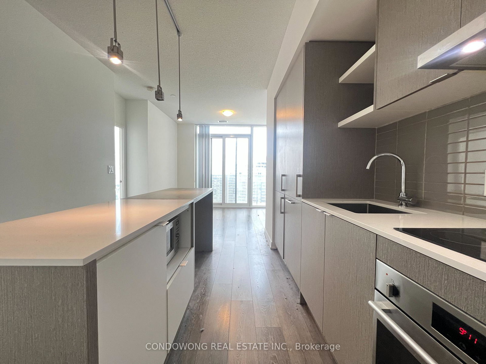100-harbour-street-toronto-ontario-c13118466