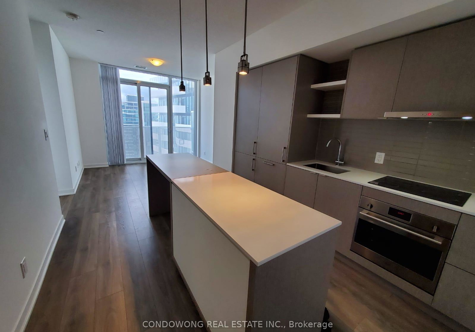 100-harbour-street-toronto-ontario-c13118466