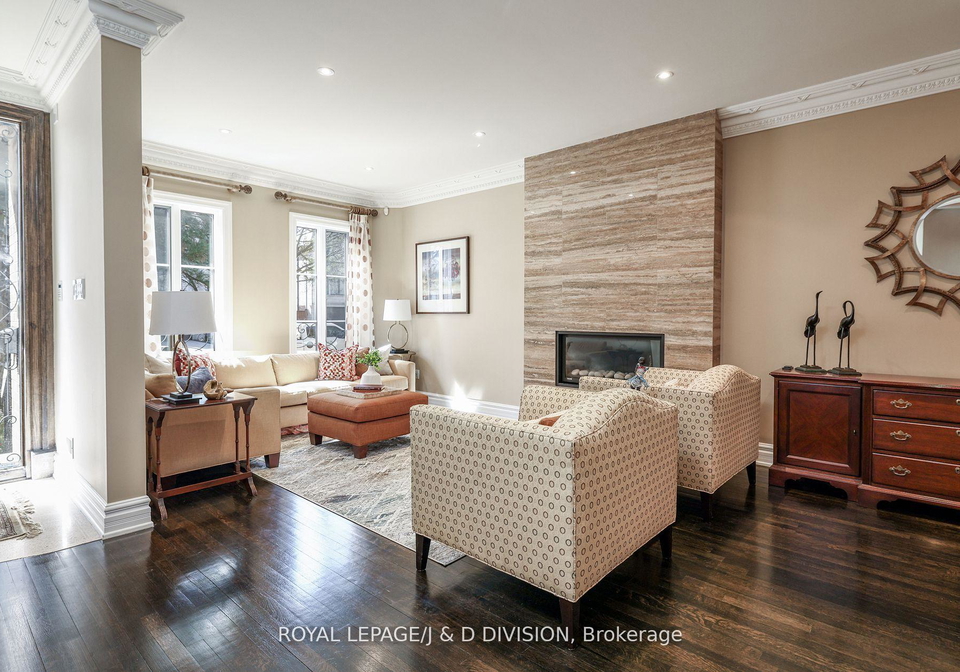 82-munro-boulevard-north-york-ontario-c13118484