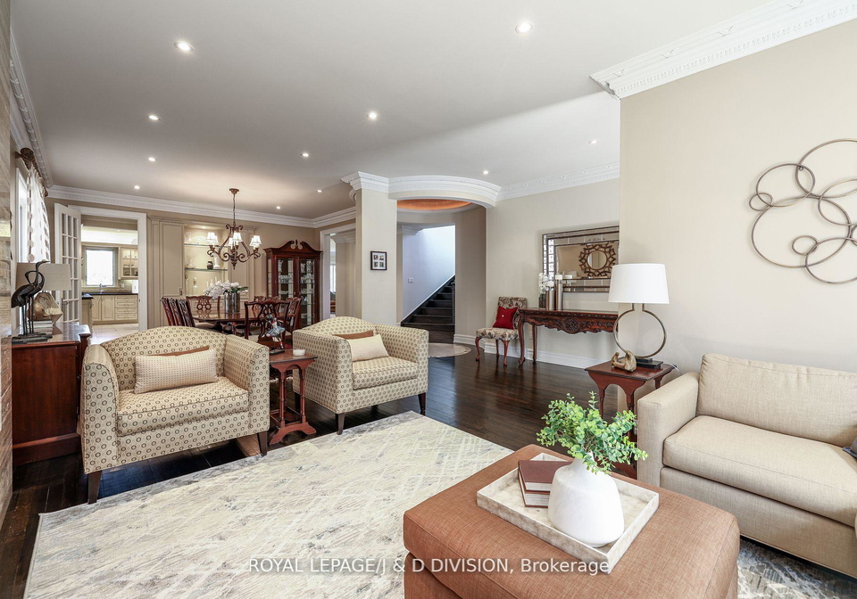 82-munro-boulevard-north-york-ontario-c13118484