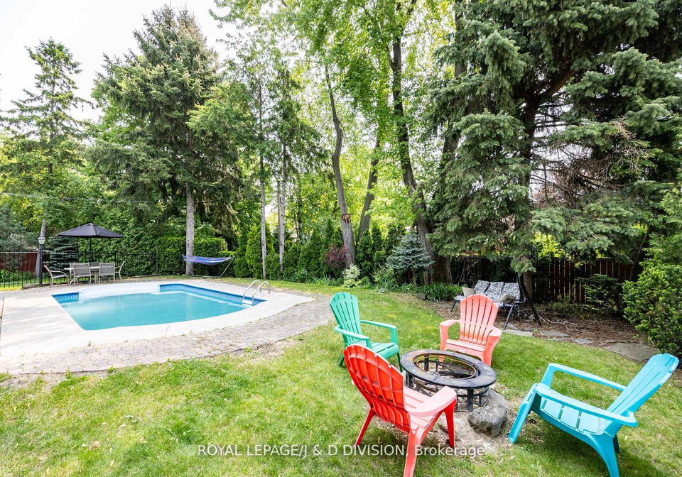 48-greengrove-crescent-north-york-ontario-c13118592