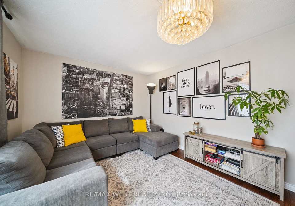 2-lisburn-crescent-north-york-ontario-c13118664