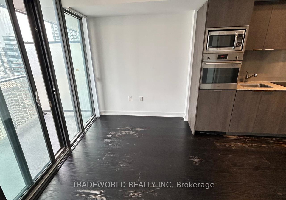 11-wellesley-street-w-toronto-ontario-c13119024