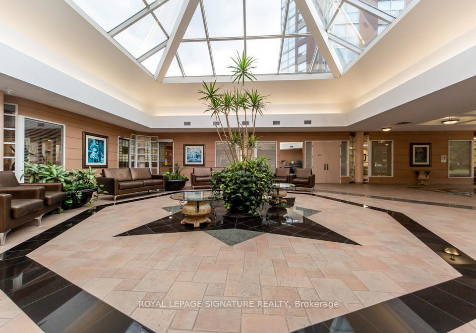 5-concorde-place-north-york-ontario-c13119278