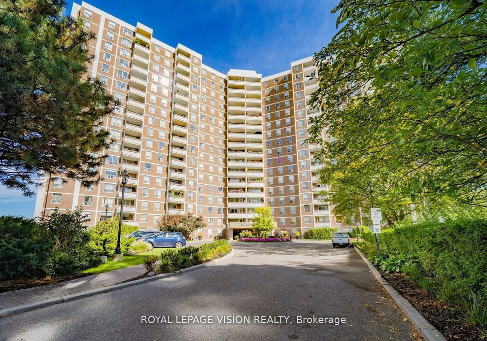 20-edgecliff-golfway-east-york-ontario-c13119286