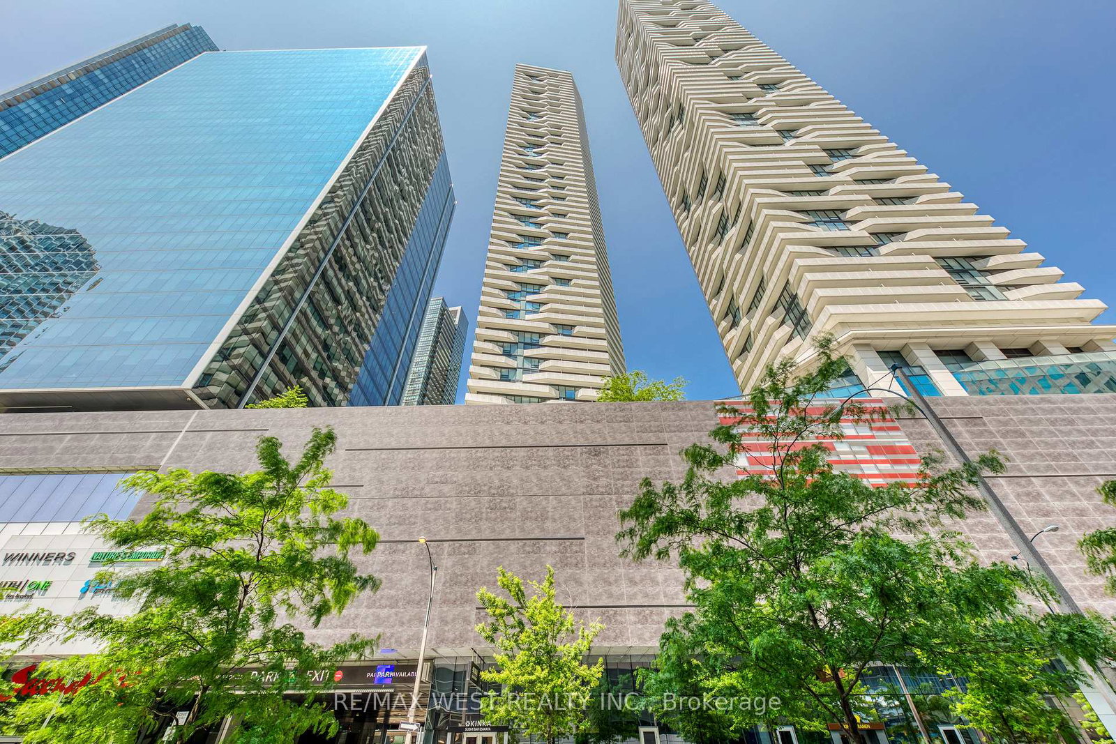 100-harbour-street-toronto-ontario-c13119902
