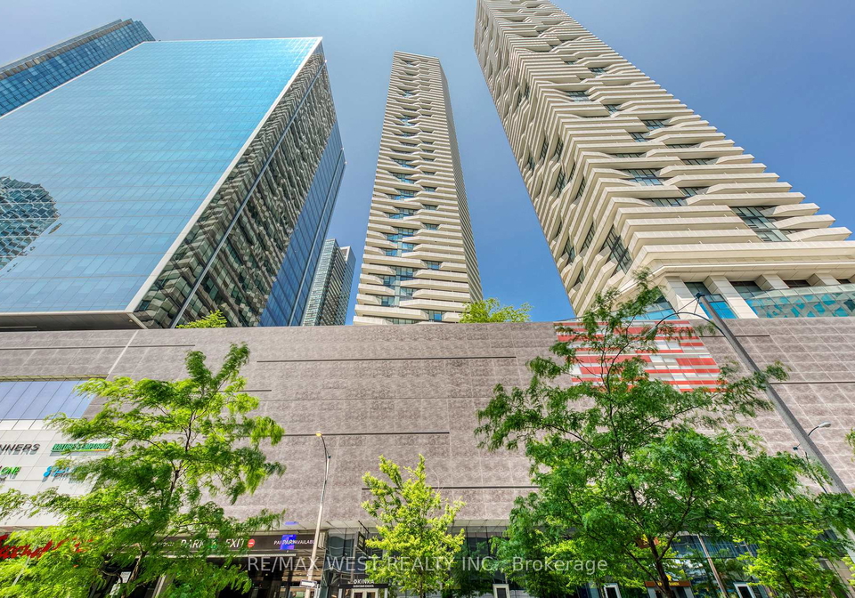 100-harbour-street-toronto-ontario-c13119902